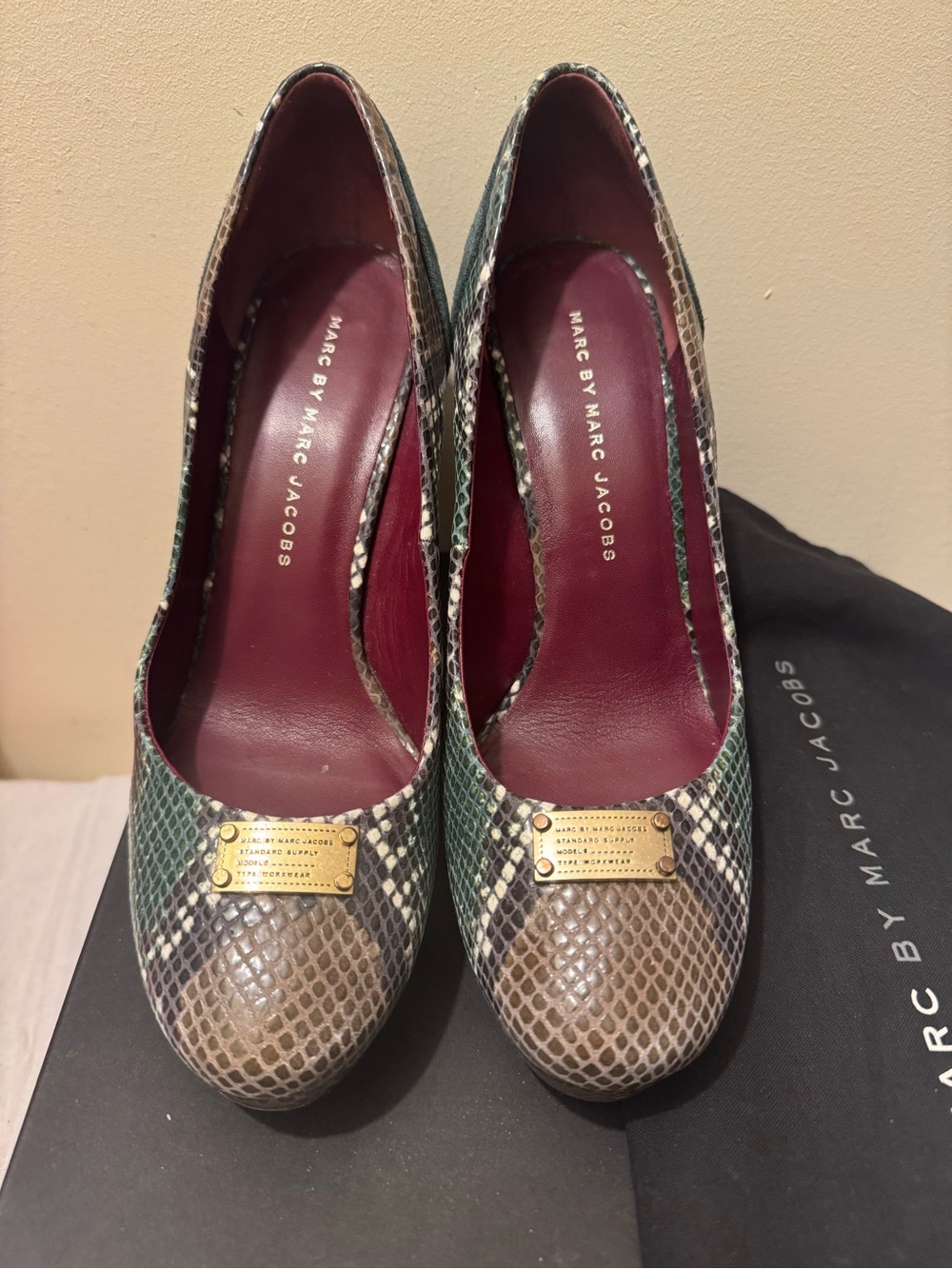 VINTAGE Marc by Marc Jacobs Emerald Green Suede Snakeskin Platform Heels 38
